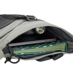 New Rebels Backham Los Angeles Zwart 7L Rolltop Rugzak Waterafstotend