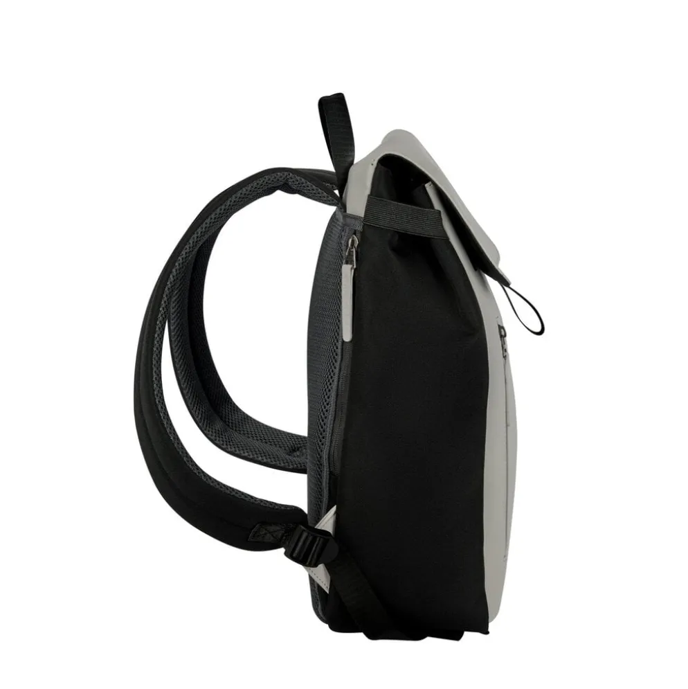 New Rebels Ceres Dothan Zwart Lichtgrijs 15L Rugtas met Flap Waterafstotend Laptop 15.6"