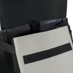 New Rebels Ceres Dothan Zwart Lichtgrijs 15L Rugtas met Flap Waterafstotend Laptop 15.6