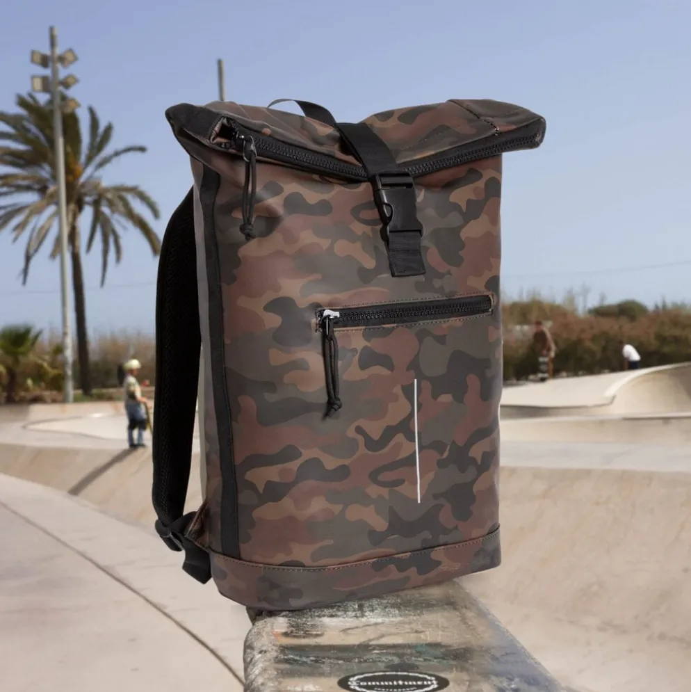 New Rebels Mart New York Camouflage Groen 21L Rugtas Rolltop Waterafstotend Laptop 15.6"