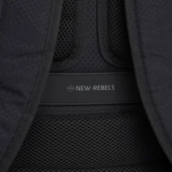 New Rebels Trondheim Rugzak – Laptop Rugtas 15,6 inch – Schooltas & Werktas – Waterafstotend – 18L – Nylon/PU – Zwart