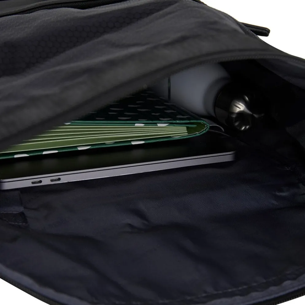 New Rebels Trondheim Windsor Rolltop Rugzak Zwart