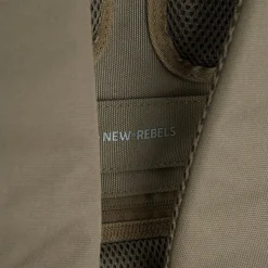 New Rebels Valor New York olijfgroen 21L Rugzak Rolltop Waterafstotend Laptop 15,6 inch
