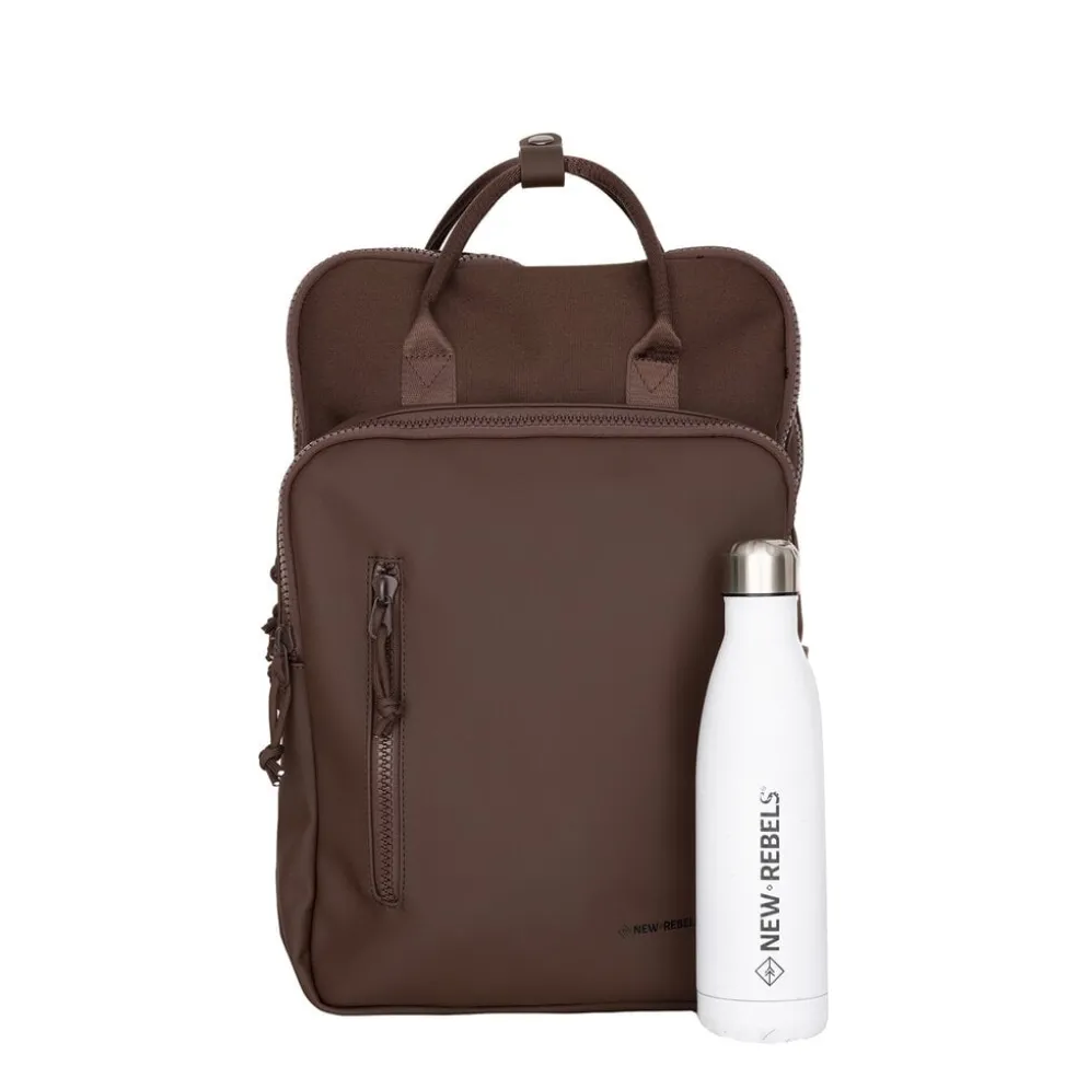 New Rebels William Milwaukee 18 L Laptoprugzak – Waterafstotend PU, Geschikt voor 15,6″ Laptop Mocca